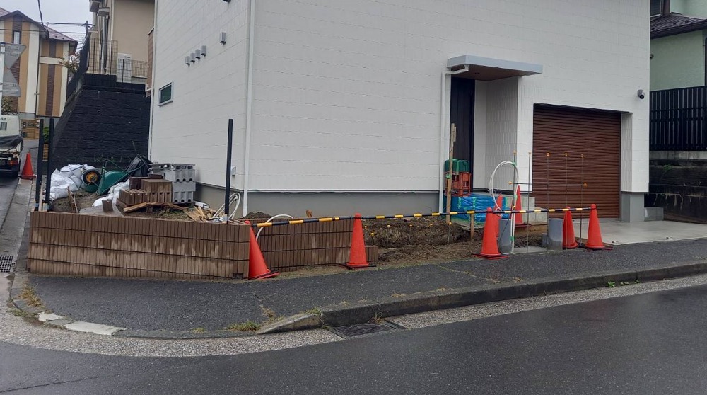 【横浜市泉区】新築外構　ﾌﾞﾛｯｸ積工事