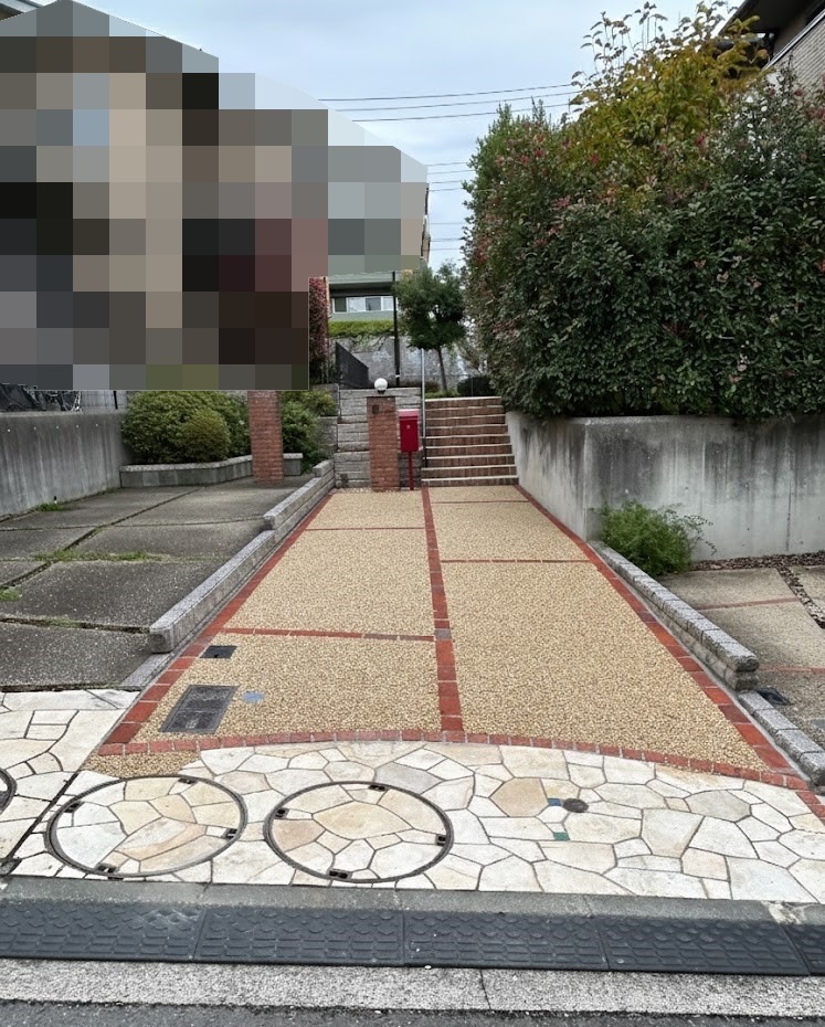【横浜市都筑区｜外構リフォーム】 駐車場DCSファイバー仕上げとアプローチタイルで快適に一新